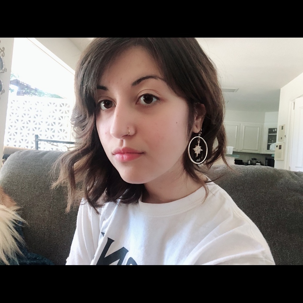 Meet your Posher, Dominique